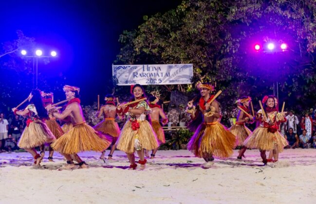 Photo: Dancers perform at the Heiva Raromataʻi Festival