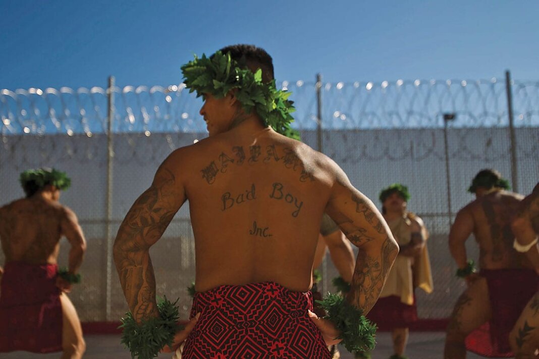 Photo: Paʻahao (inmates) at Saguaro Correctional Center in Arizona participate in Makahiki celebrations